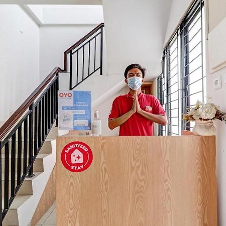 Oyo 90688 Marta Residence Karawang Zewnętrze zdjęcie