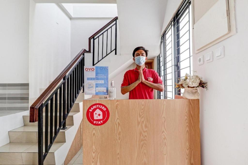 Oyo 90688 Marta Residence Karawang Zewnętrze zdjęcie